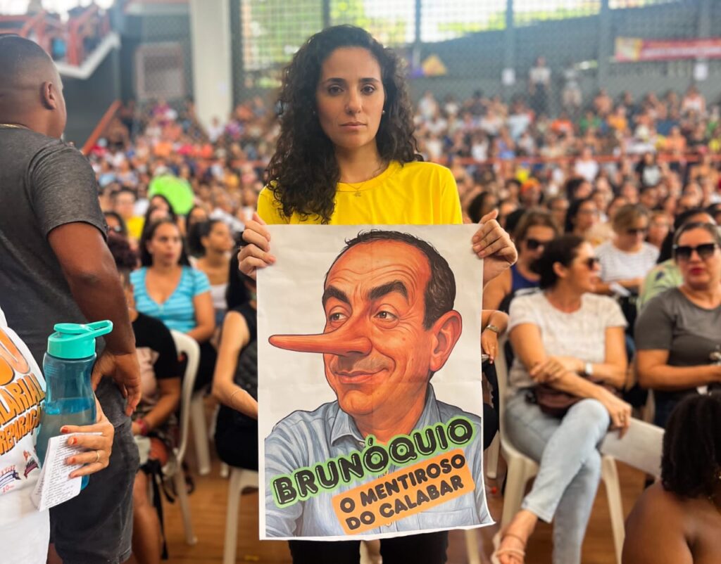 Trabalhadores da educação de Salvador vão às ruas em defesa de pagamento do piso salarial
