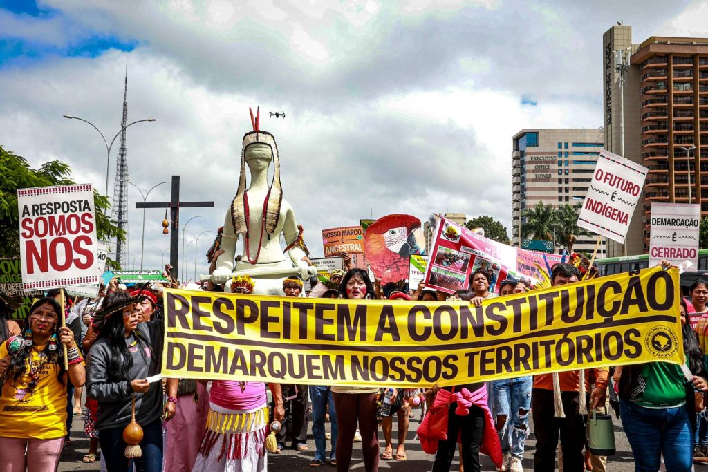MST se solidariza com luta indígena e denuncia truculência policial