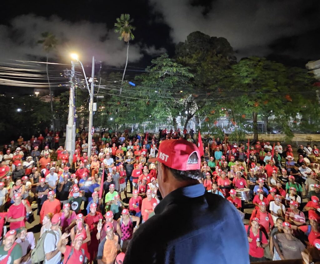 Após marcha no Recife, MST recebe promessa de crédito para estímulo à produção rural e construção de moradias Após marcha no Recife, MST recebe promessa de crédito para estímulo à produção rural e construção de moradias
