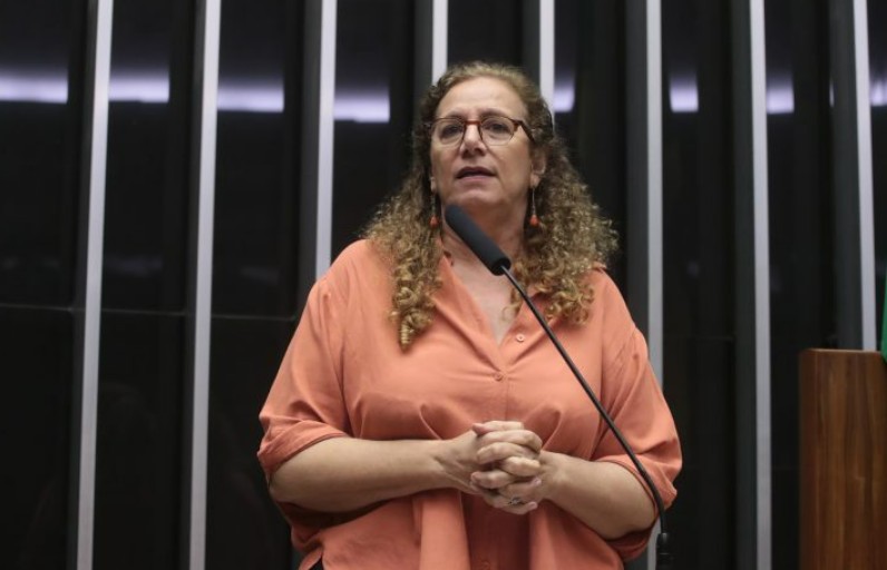 Vitória da cultura brasileira: Câmara torna permanente Lei Aldir Blanc