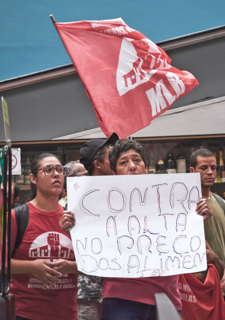 Enquantos os preços aumentam, MLB conquista 750 toneladas de alimentos