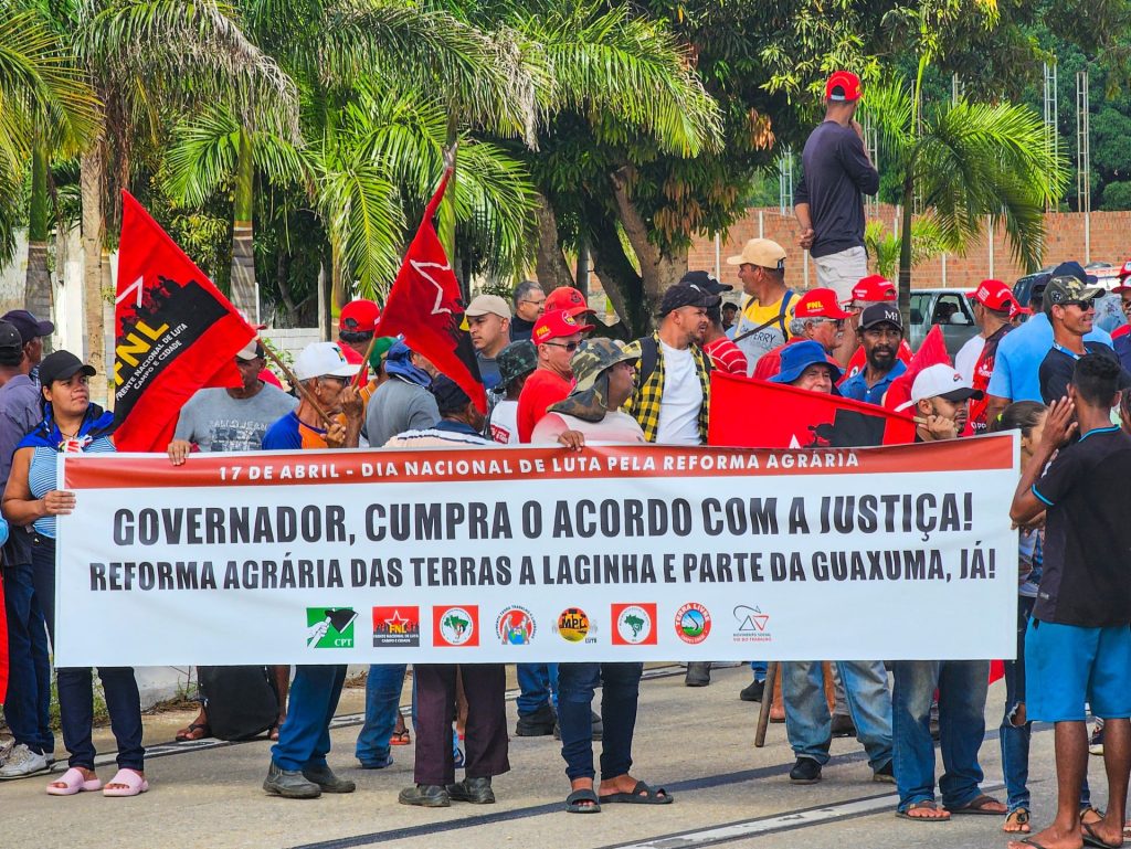 Movimentos do campo bloqueiam BRs em Alagoas por avanço na Reforma Agrária
