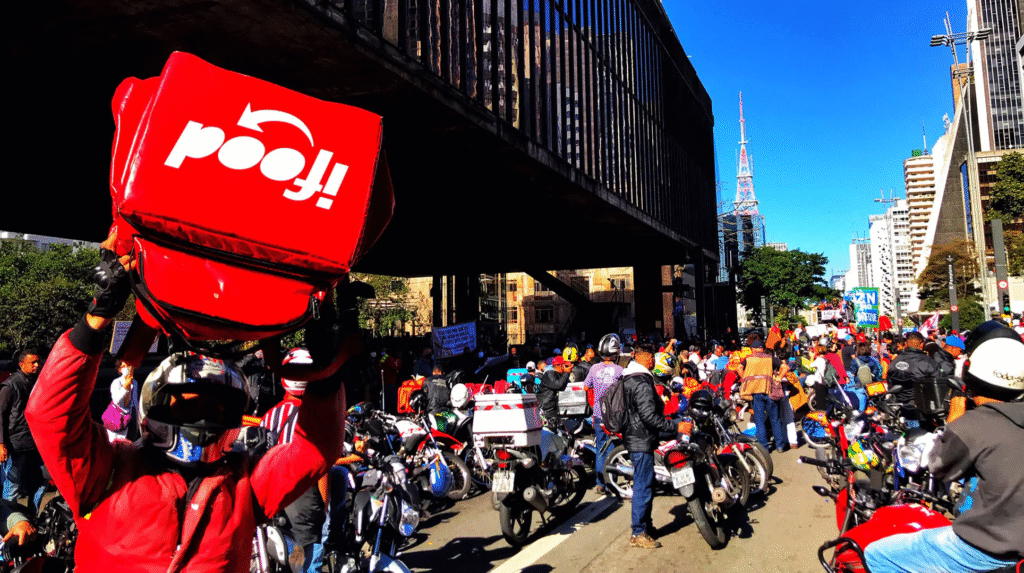 A uberização do trabalho e a ilusão da autonomia