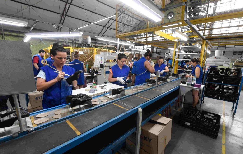 Desemprego no 1º trimestre registra mínima histórica, diz IBGE