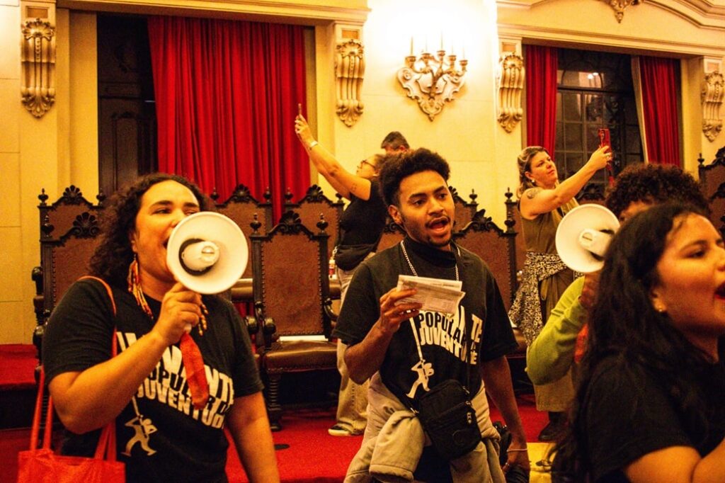 Movimentos lançam plebiscito popular sobre escala 6×1 e taxação dos ricos para fortalecer diálogo com trabalhadores