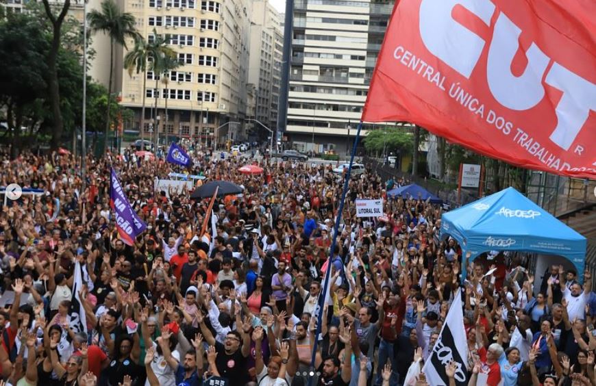 Professores da rede estadual de SP entram em greve nesta sexta, 25