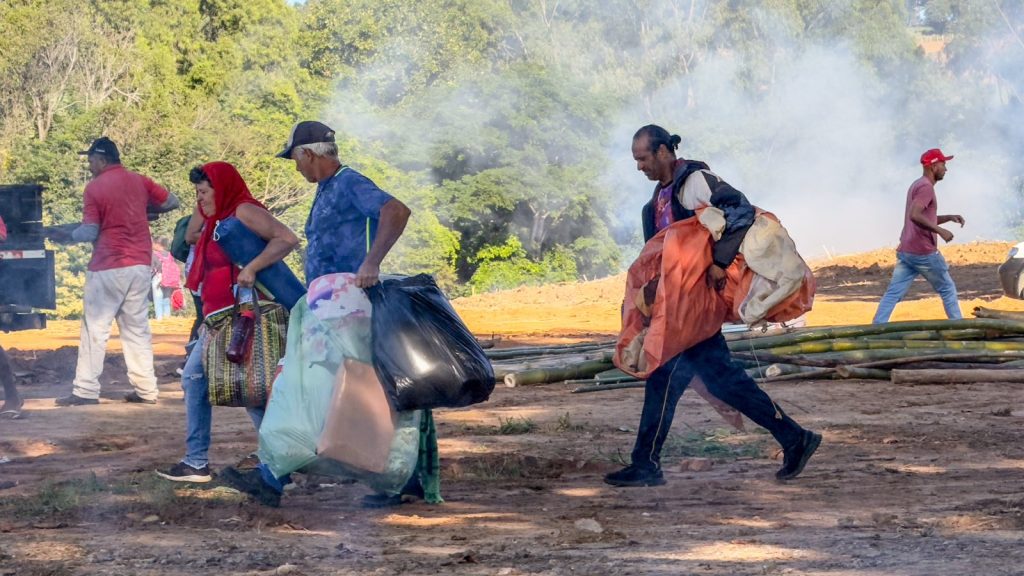 PM de São Paulo faz despejo truculento de Sem Terra em ocupação da Usina São José, em Rio das Pedras