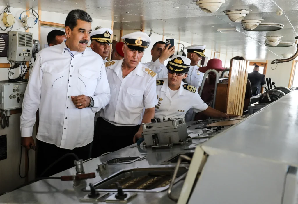 Venezuela denuncia navio militar em Essequibo após acordo entre Guiana e Reino Unido Venezuela denuncia navio militar em Essequibo após acordo entre Guiana e Reino Unido