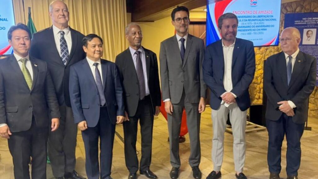 Vietnã celebra 50 anos de reunificação mirando o progresso do povo