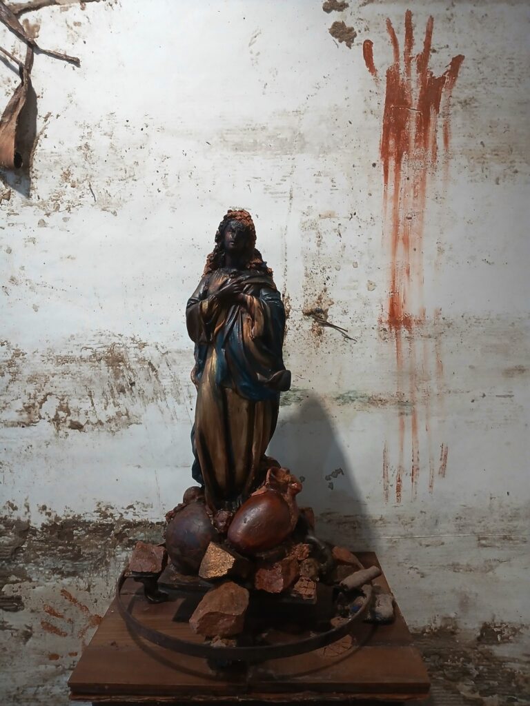 Exposição coletiva em Porto Alegre retrata enchente histórica no RS