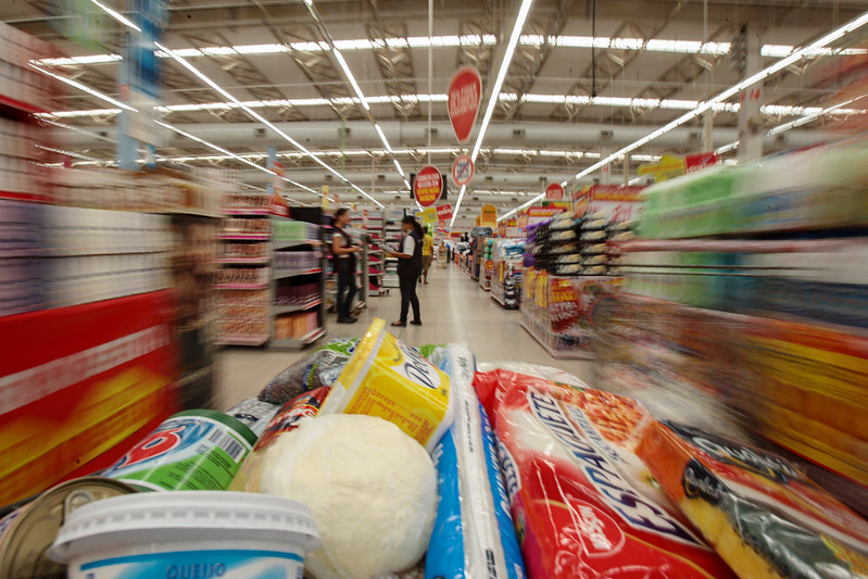 Consumo das famílias manteve ritmo de crescimento em abril Consumo das famílias manteve ritmo de crescimento em abril