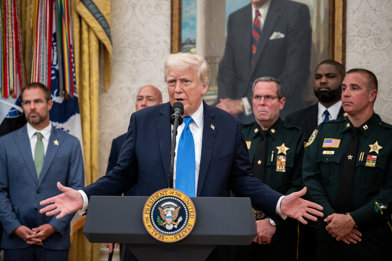 Governo Trump exige que agências federais cancelem todos os contratos com Harvard