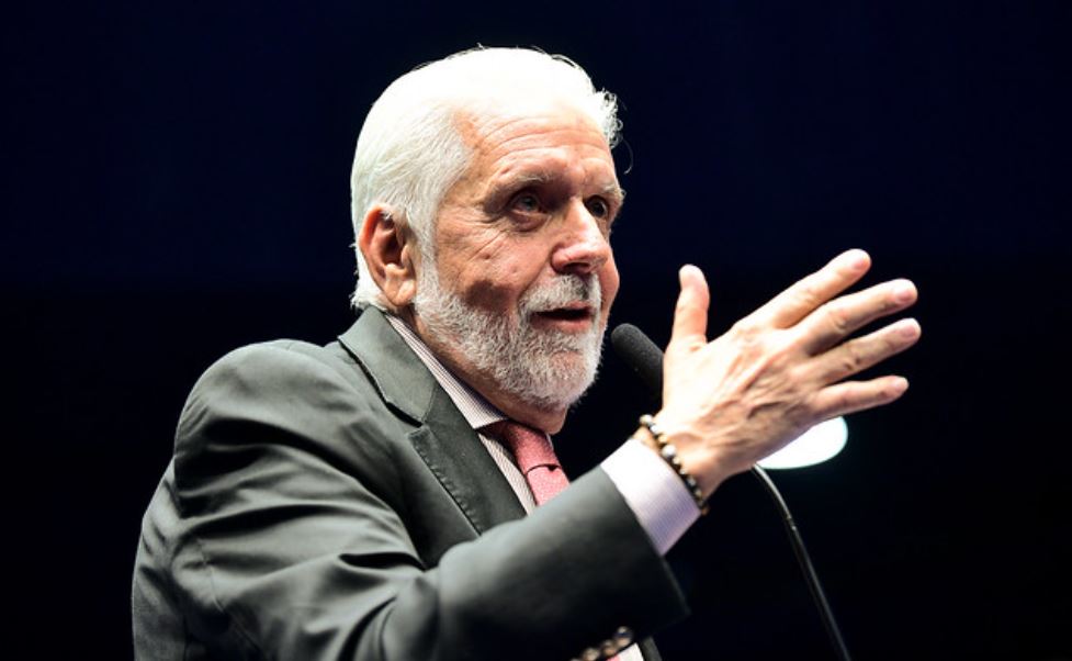 Líder do governo reclama do lobby dos banqueiros contra aumento do IOF