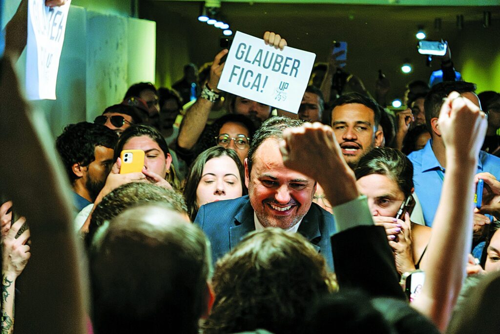 Deputado Glauber Braga enfrenta golpistas que querem cassar seu mandato na Câmara Federal