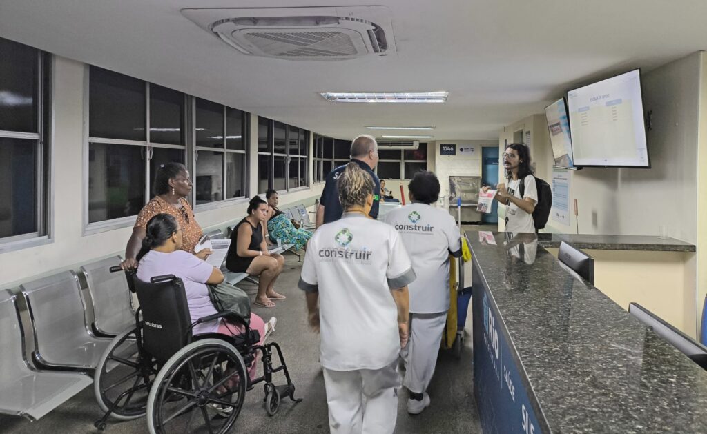 Pacientes e trabalhadores terceirizados de hospital sofrem com exploração