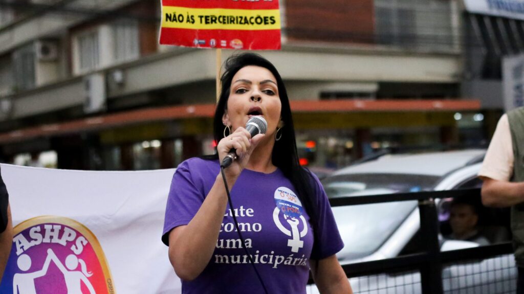 Servidores protestam contra entrega de serviços hospitalares da Capital ao governo do Estado