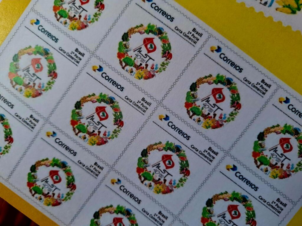 Correios anunciam selos em homenagem ao MST e à luta pela reforma agrária