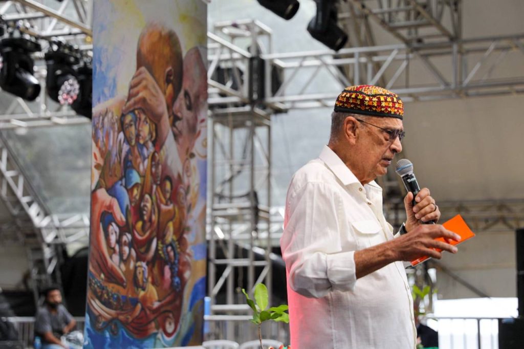 Papa Francisco é homenageado durante abertura de conferência do MST