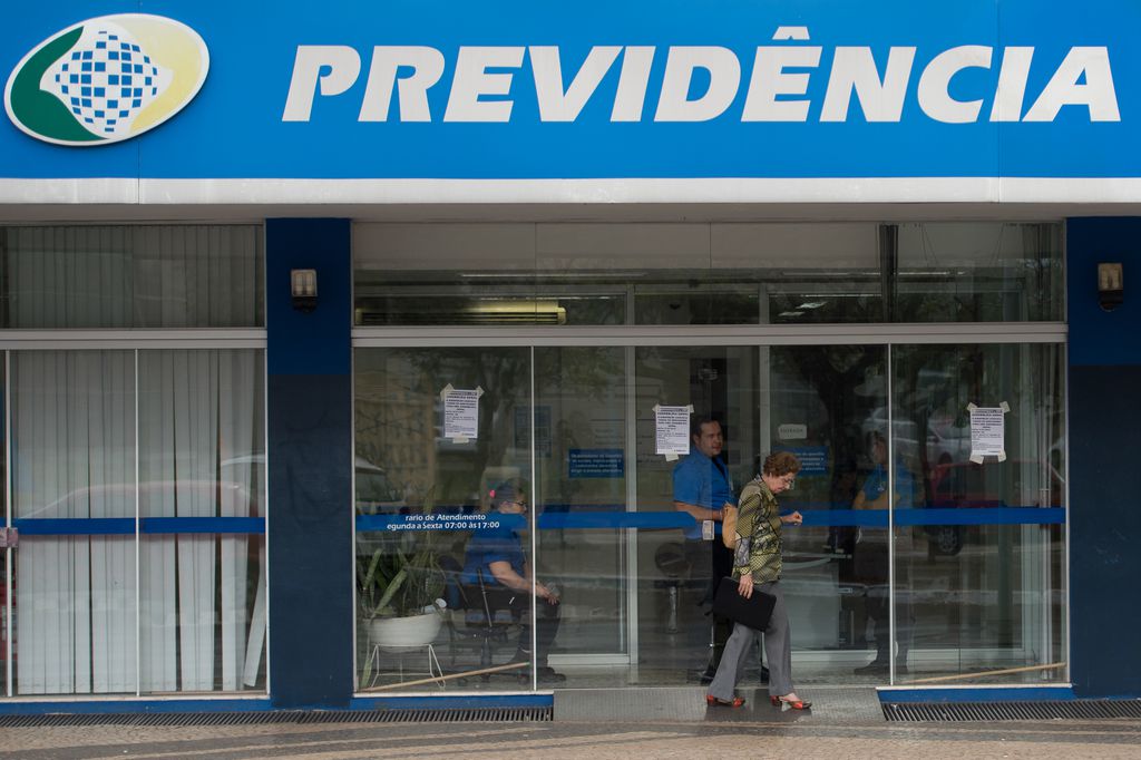 Vice-líder diz que fraude do INSS tem nome e sobrenome: desgoverno Bolsonaro Vice-líder diz que fraude do INSS tem nome e sobrenome: desgoverno Bolsonaro