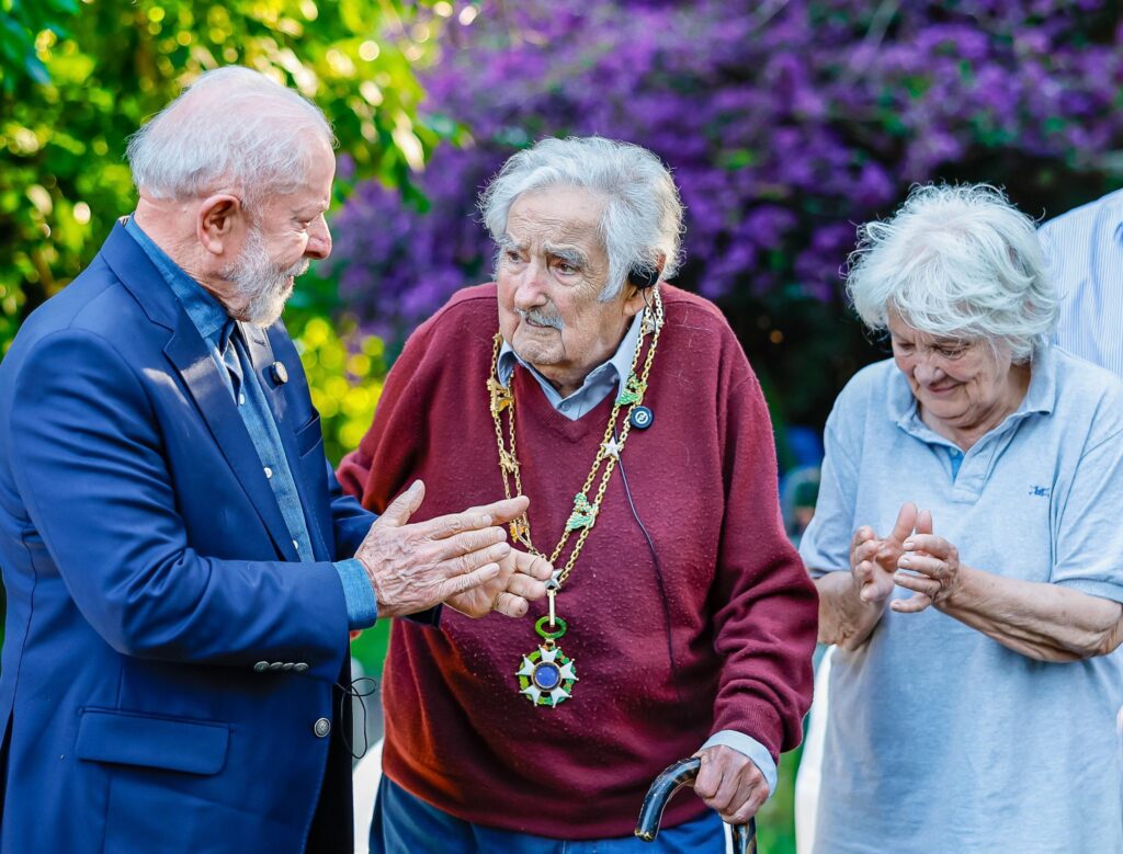 ‘Luta política e a doçura podem andar juntas’: Lula lamenta morte do amigo Pepe Mujica