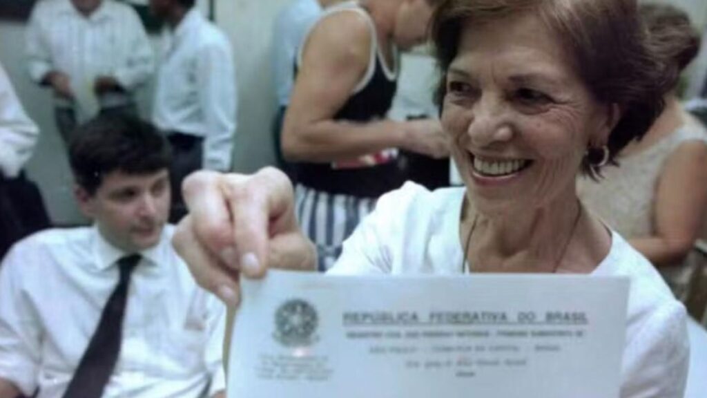 Eunice Paiva é homenageada por Lula com Ordem de Rio Branco