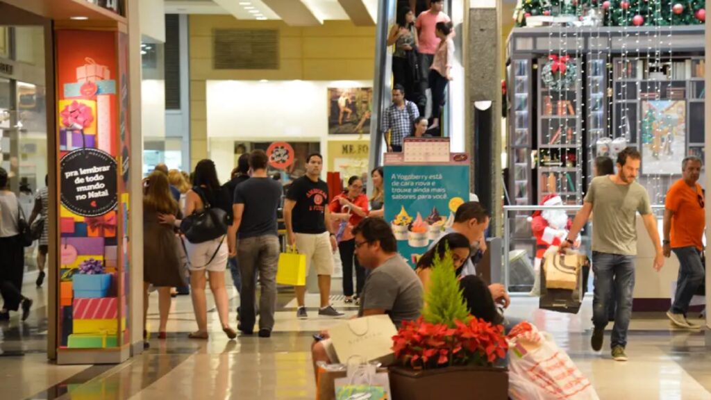 Crescimento do PIB é reflexo do consumo das famílias, analisa sindicato