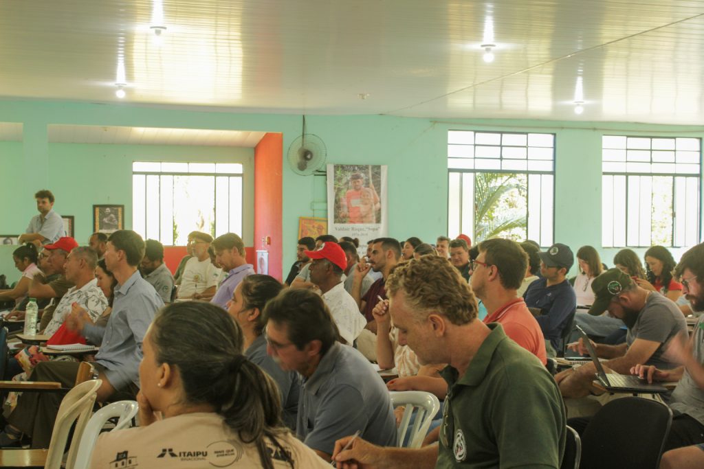 Cooperativas da Reforma Agrária fortalecem produção e comercialização com encontros no PR