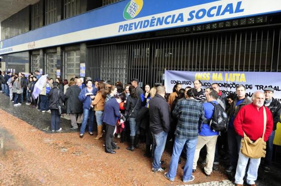 Milhões de aposentados do INSS recebem notificação sobre descontos ilegais
