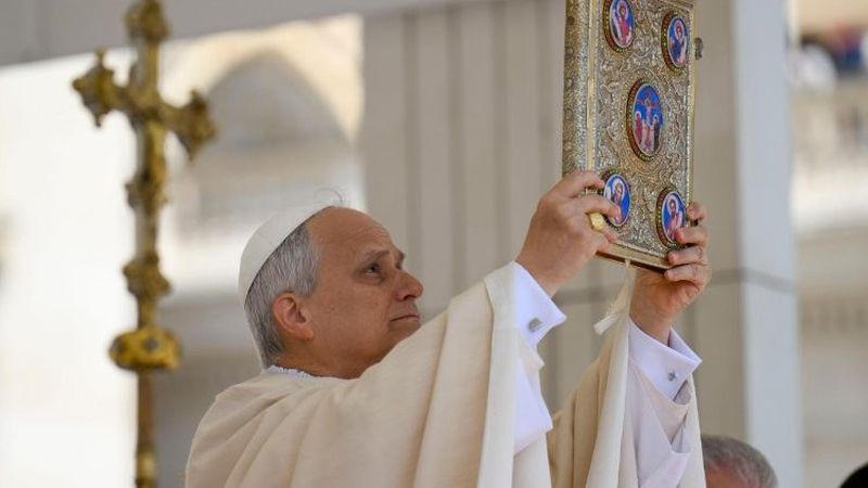 Em missa inaugural, Leão 14 condena capitalismo e guerras