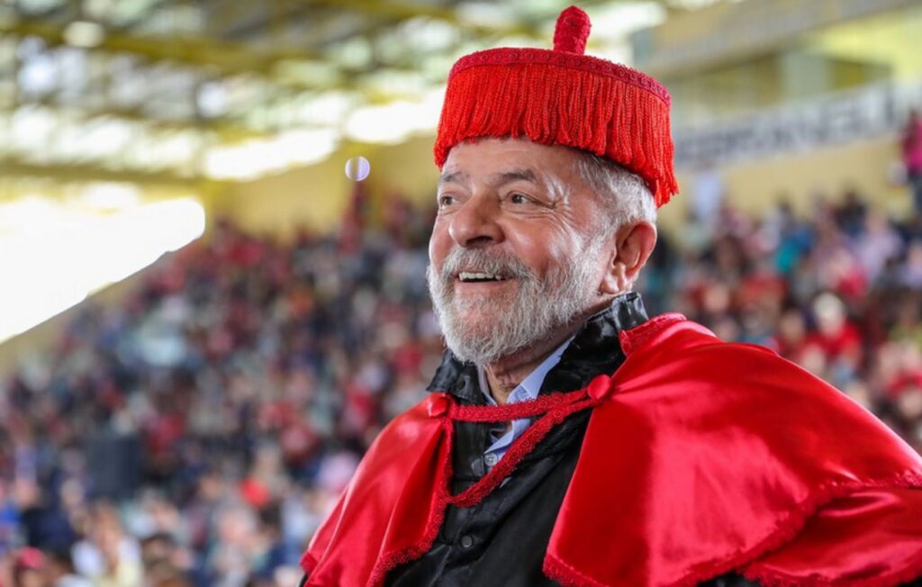 Lula será 2º brasileiro a ser homenageado por Academia Francesa em 390 anos