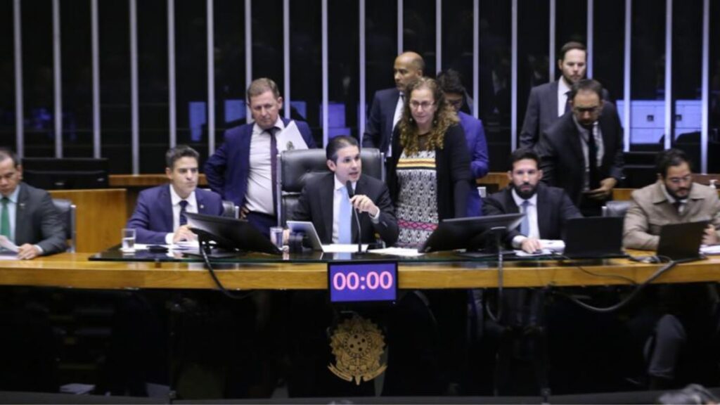 Manobra na Câmara para livrar Bolsonaro da ação penal será barrada no STF