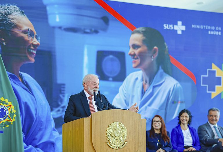 Governo lança programa para zerar fila de especialistas no SUS