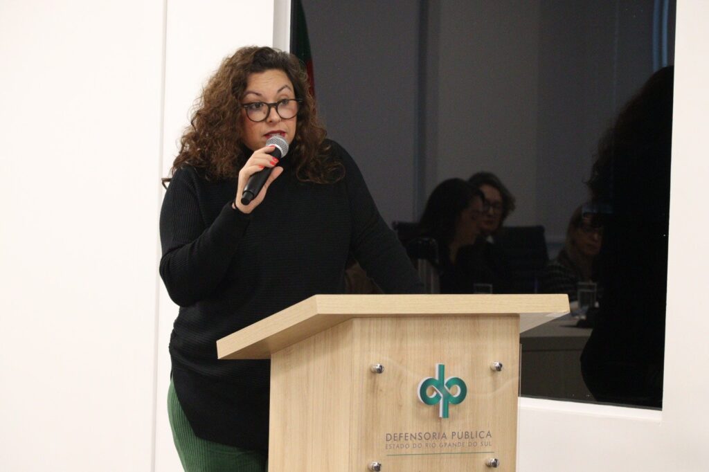 Movimentos feministas apresentam propostas à comissão externa da Câmara dos Deputados