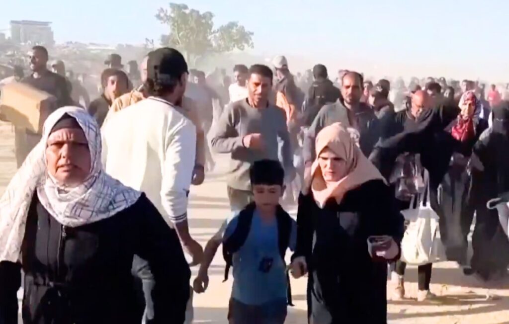 Ataque a palestinos em área de ajuda humanitária deixa 31 mortos em Gaza