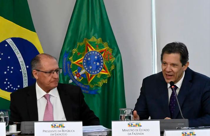 Governo Lula garante apoio aos setores atingidos pelo tarifaço de Trump