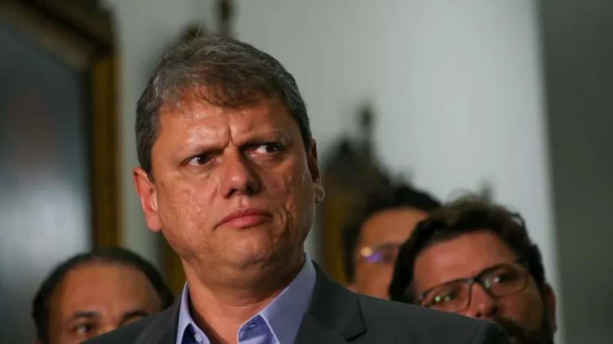 Um Tarcísio sem rumo e prumo