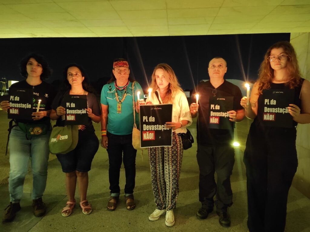 Vígilia em frente ao Palácio do Planalto pede que Lula vete integralmente o PL da Devastação