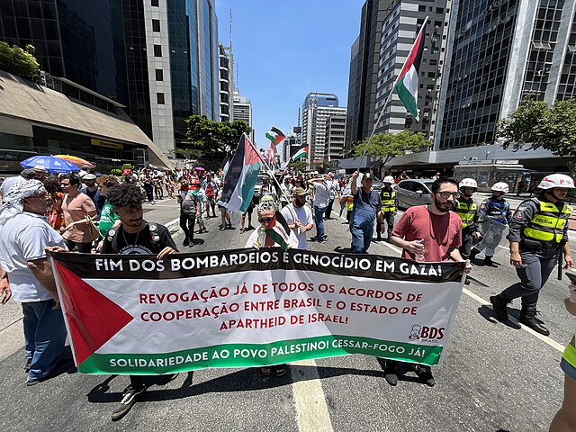 Movimentos sociais convocam atos no Brasil em defesa de sanções contra Israel