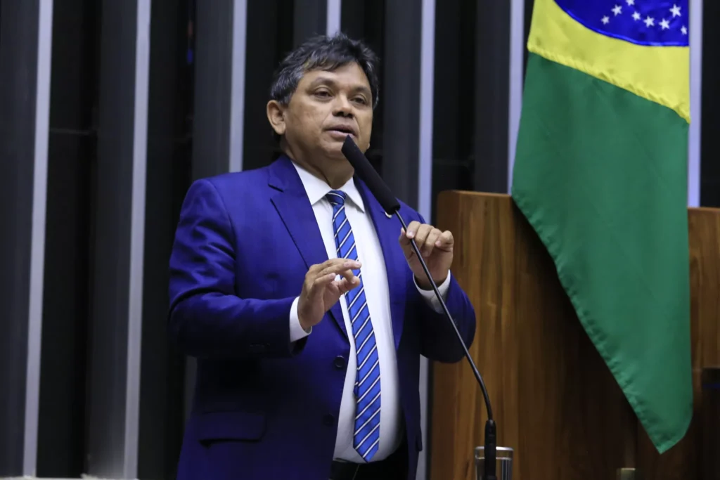 Jerry protocola PL para compensar setores afetados por tarifas externas Jerry protocola PL para compensar setores afetados por tarifas externas