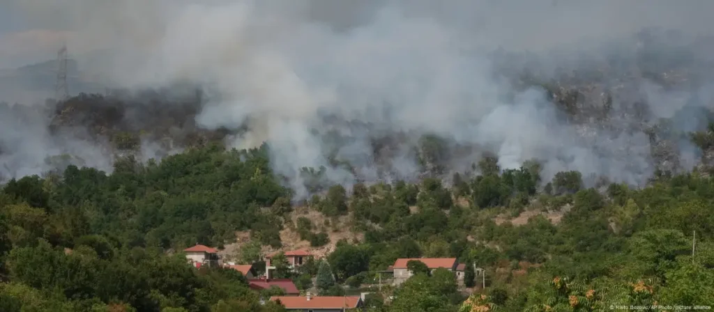Onda de calor atinge Europa e provoca incêndios nos Bálcãs