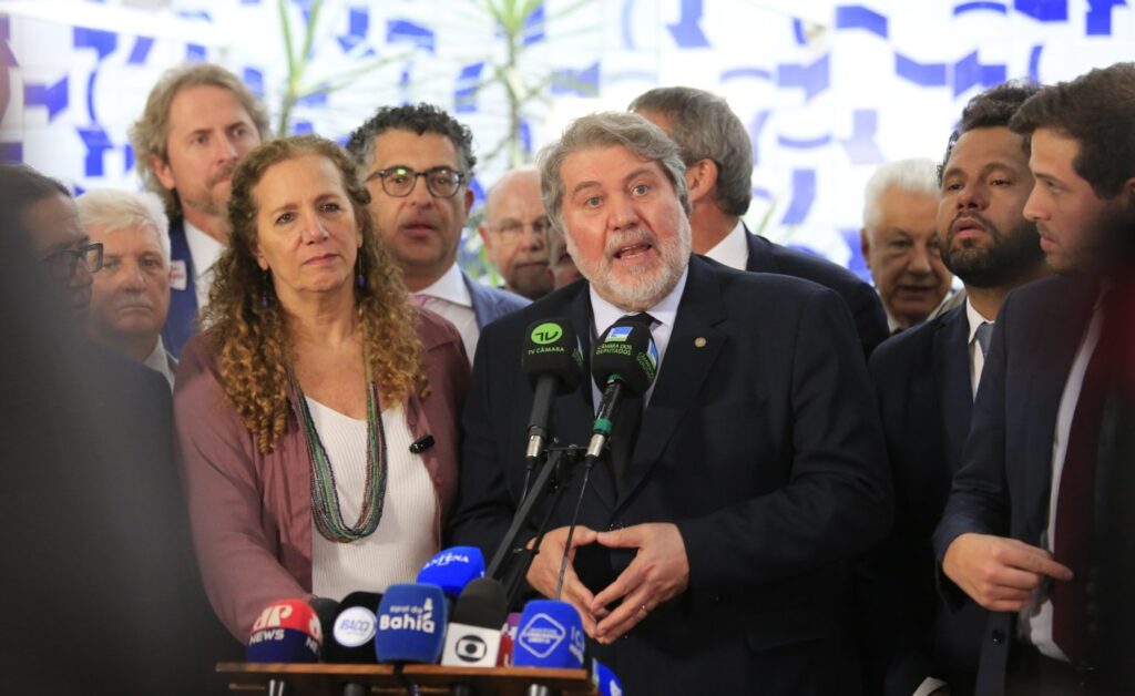 Líderes exigem punição à extrema direita pelo sequestro do Congresso