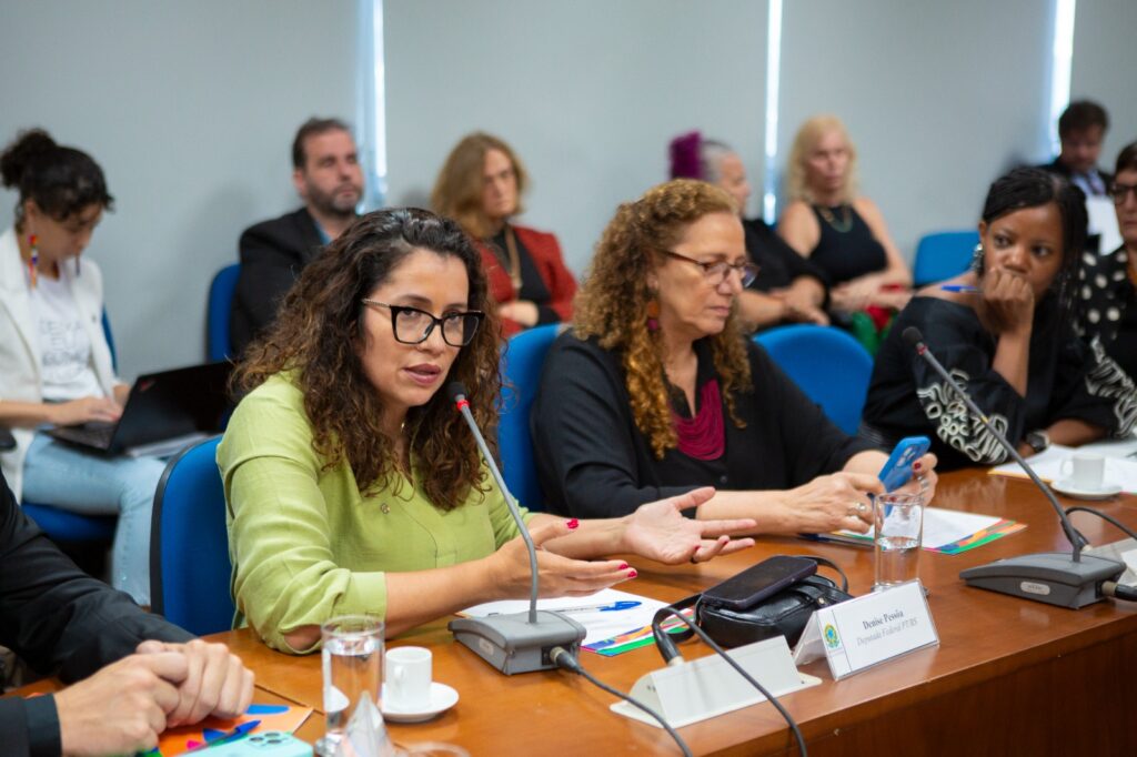 Denise Pessôa e parlamentares se reúnem com ministra Margareth Menezes