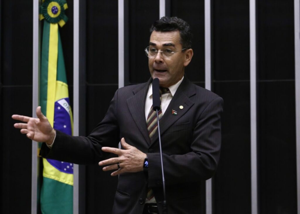 Bolsonaro precisa depor na CPMI do INSS, “mesmo que seja na Papuda”, afirma petista