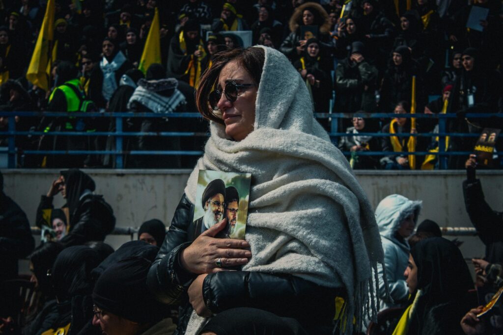Pressão pelo desarmamento do Hezbollah eleva tensão no Líbano; entenda
