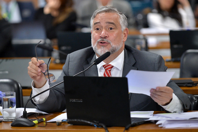 Petistas apontam forte ligação de Nelson Wilians com Camisotti e criticam seu silêncio na CPMI do INSS Petistas apontam forte ligação de Nelson Wilians com Camisotti e criticam seu silêncio na CPMI do INSS