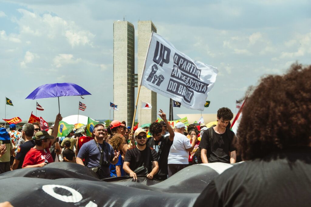 Pressão popular na rua faz Senado rejeitar PEC da Impunidade