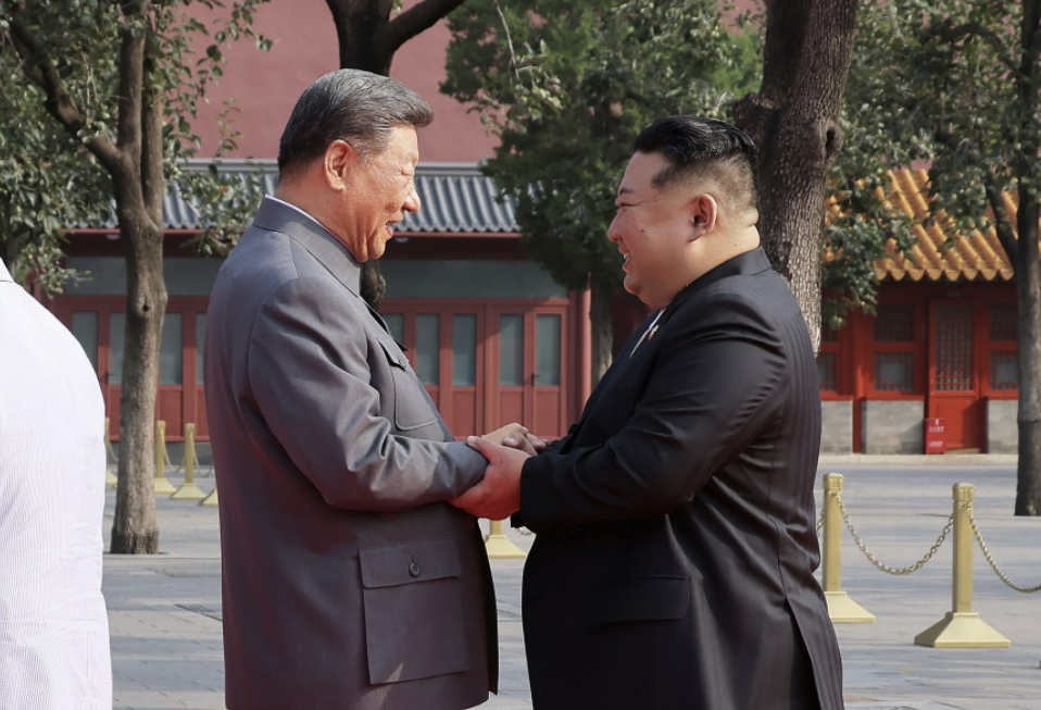 Em Pequim, Xi Jinping e Kim Jong Un reafirmam ‘amizade tradicional’ entre países