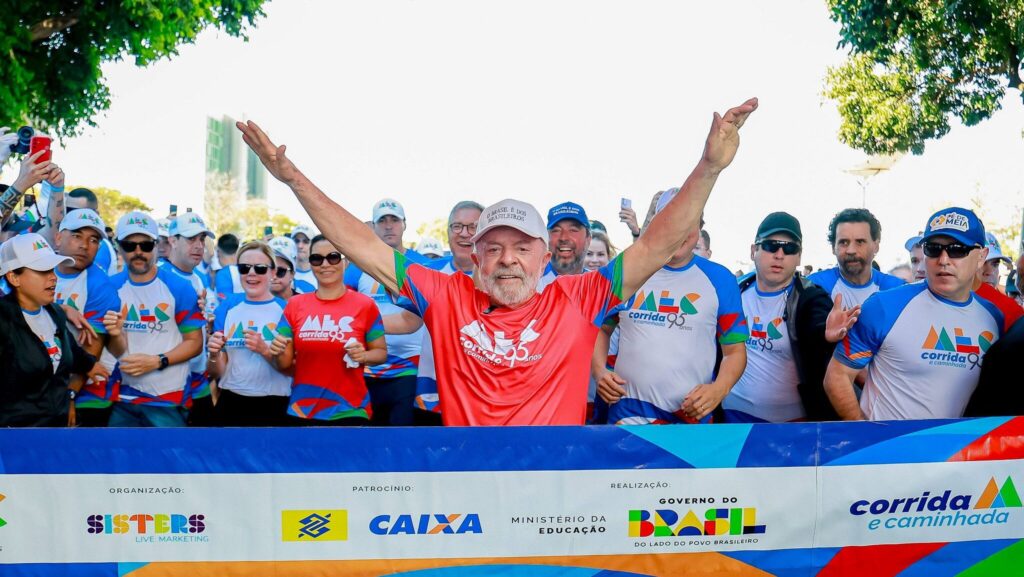 Na Corrida MEC 95 anos, Lula mostra que está em forma e o Brasil segue soberano