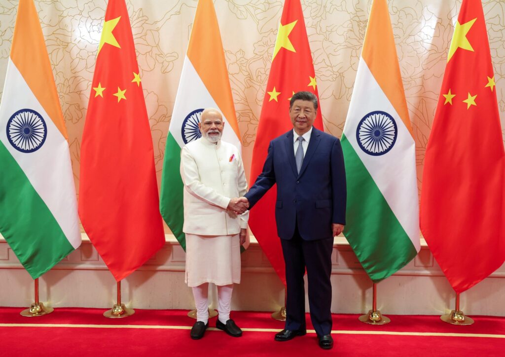 ‘Temos muito mais consensos que divergências’, diz Modi a Xi Jinping
