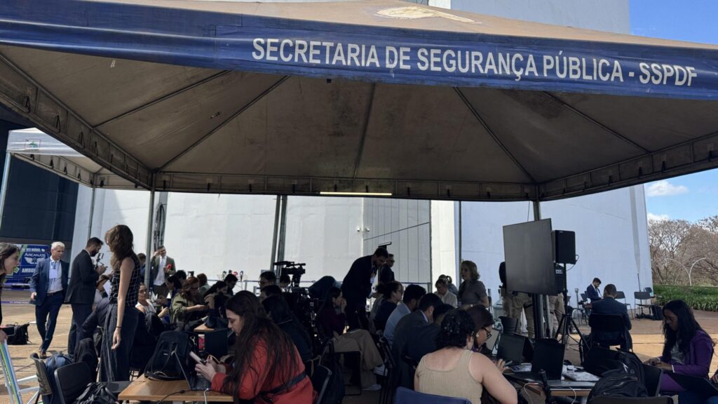 Julgamento de Bolsonaro ao vivo: acompanhe o voto de Cristiano Zanin Julgamento de Bolsonaro ao vivo: acompanhe o voto de Cristiano Zanin